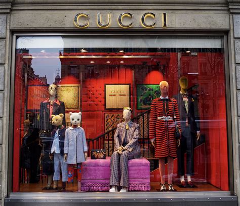 Gucci merchandising